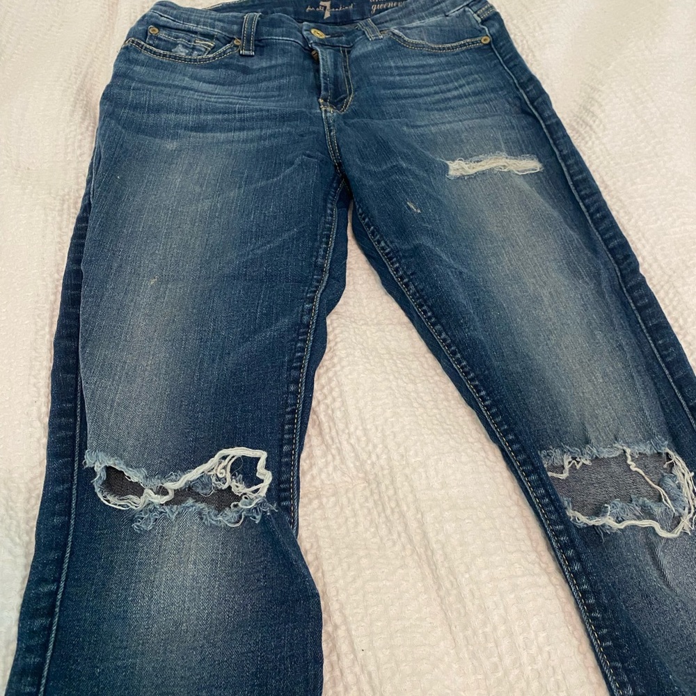 Ankle Cut Distressed Jeans